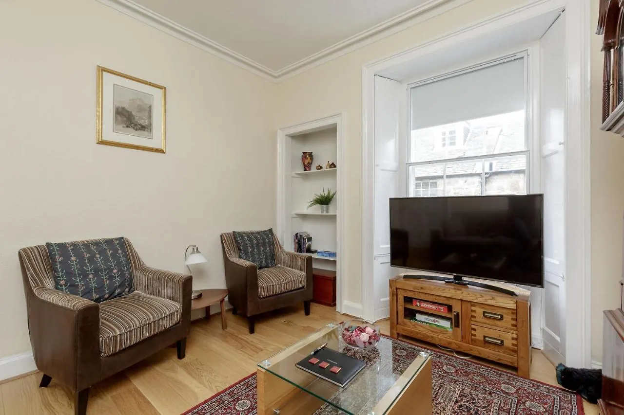 Silver Lining - Bonnie Rose Street Apartment Edinburgh 0*,  United Kingdom